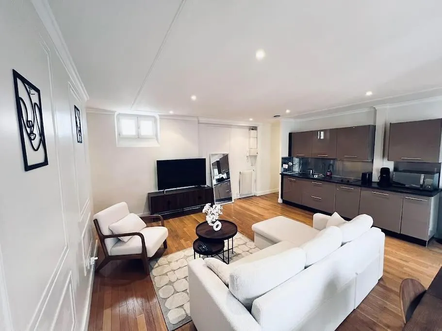 Apartment T2 Deco Moderne, Wifi, Proche Champs-elysees