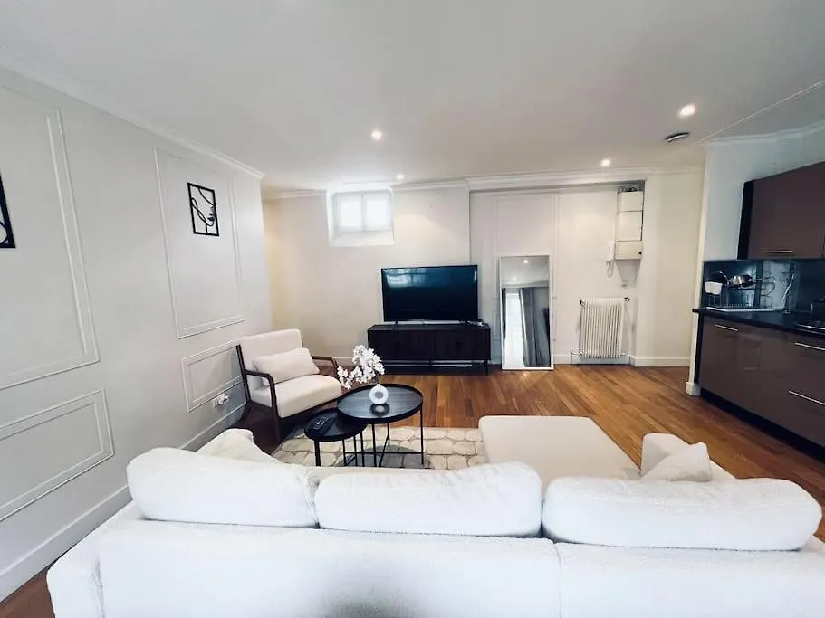 T2 Deco Moderne, Wifi, Proche Champs-elysees Apartment *